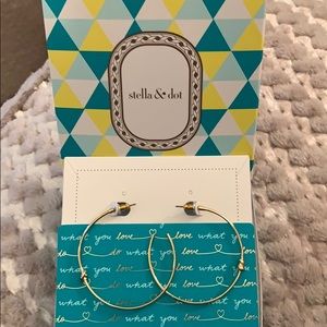 Stella & Dot Simple Knot Hoop Earrings Gold